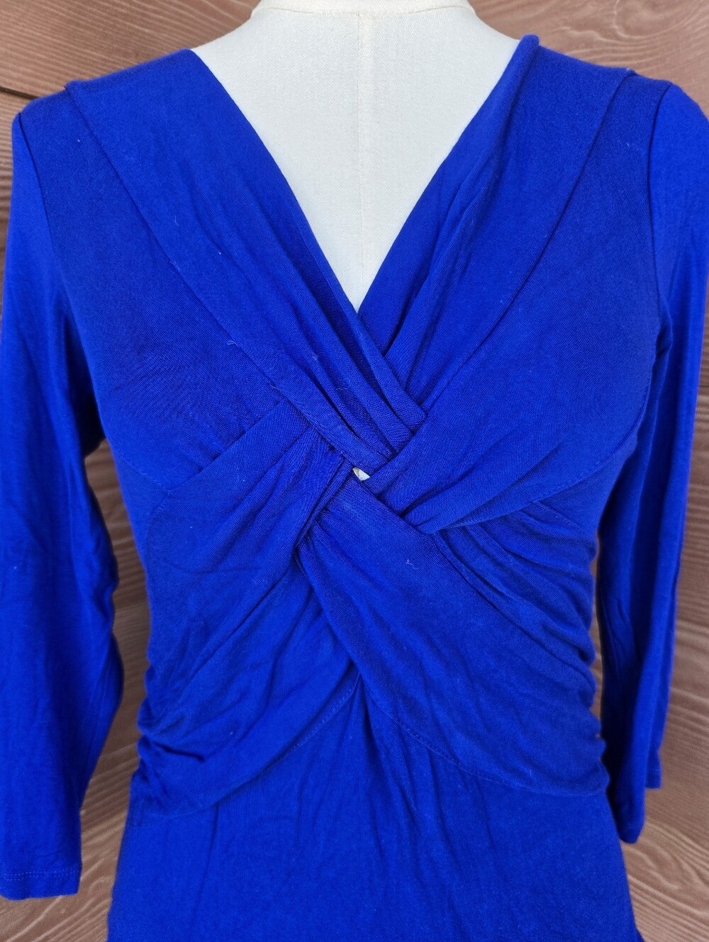 Cable & Gauge Royal Blue Twist‑Front V‑Neck Top – Women’s Size Medium - Picture 5 of 15